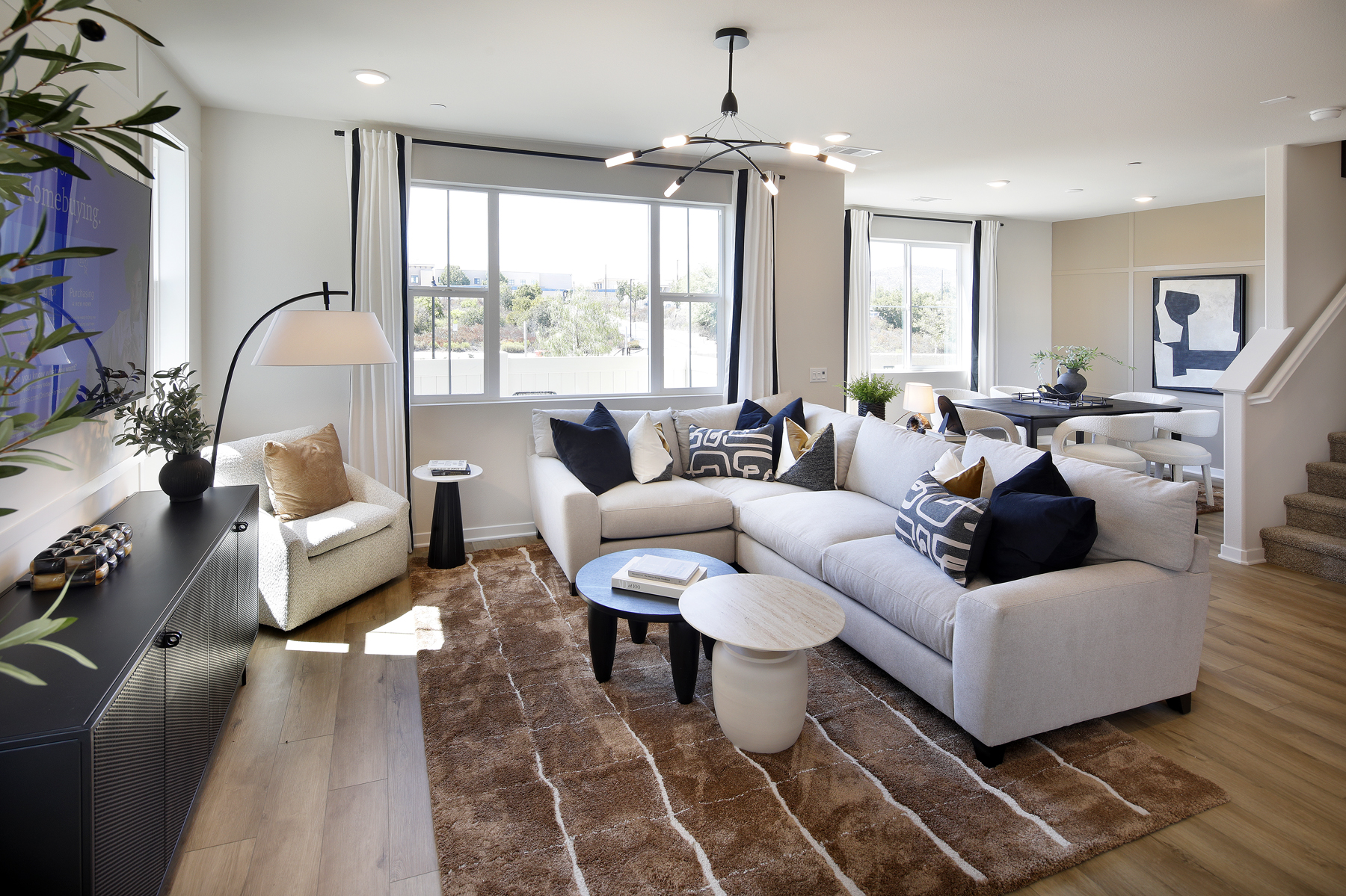 2403 36156 Jaden Avenue