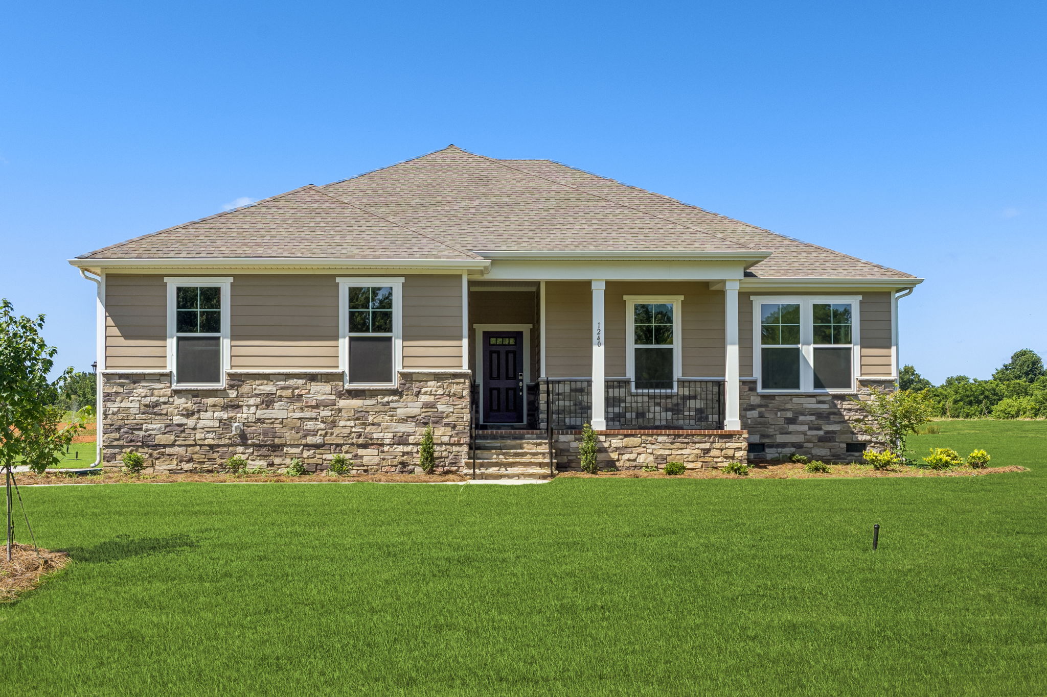 0102 1240 Coppergate Dr